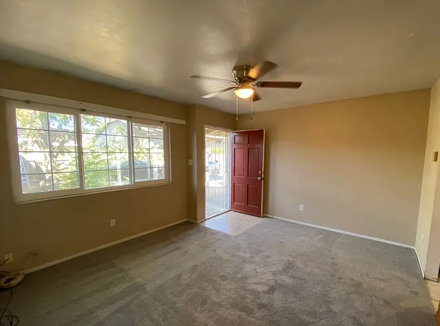 2 bed, 900 sqft, $2,000 — Photo 3