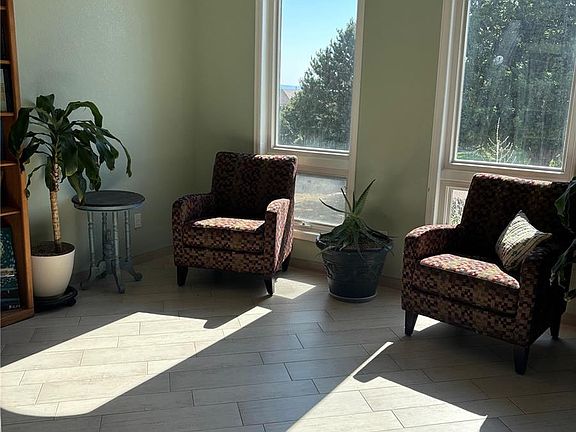 3rd image of 2520 Tamora Way