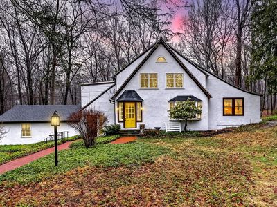889 Indian Hill Rd, Orange, CT, 06477
