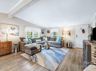 21 Timbers Edge Ln, Fairview, NC 28730