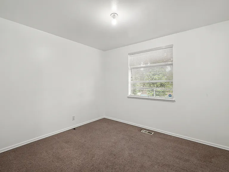 14810 Corliss Ave N — Photo 12