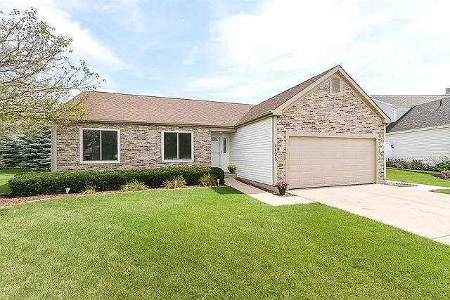 1123 Sawmill Ln photo 1