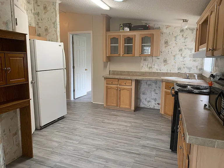 23029 Watergate Cir #B — Photo 3