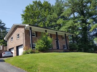 1911 Brook Hollow Rd, Johnson City, TN 37604