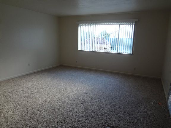4th image of 1621 Swezy St APT 18