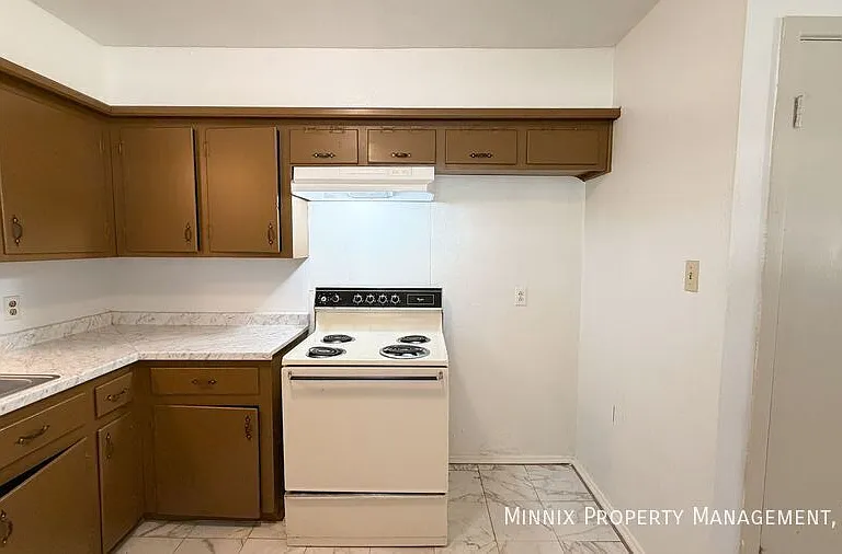 701 4th St — Photo 3