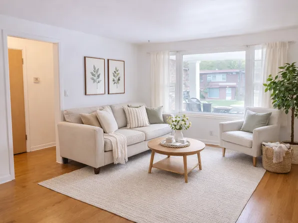 1002 N 40th St #4, Omaha, NE 68131