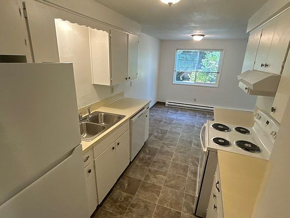 5th image of 3777 Iberis St NE
