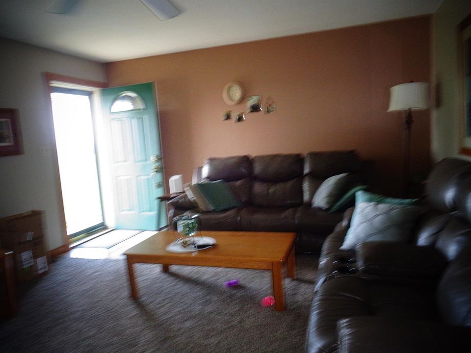 2nd image of 23435 Woodburn Rd