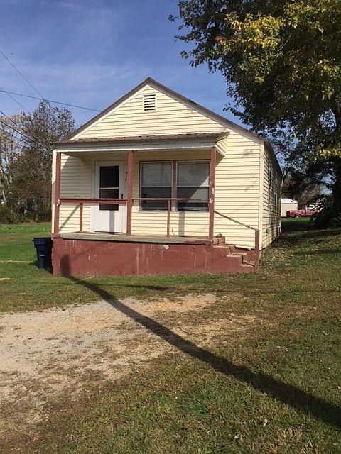 1st image of 910 Legion Park Road