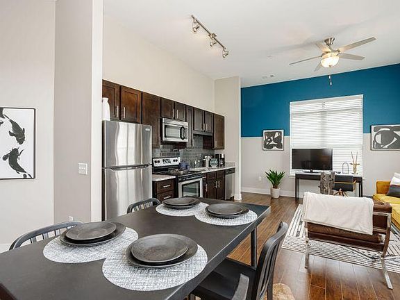 5th image of 300 Seven Springs Way #2-307