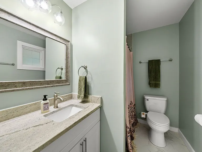 1002 Bacon St — Photo 23
