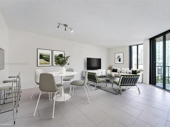 520 Brickell Key Dr APT A1812, Miami, FL 33131