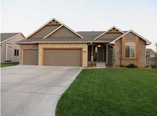 8409 W Candlewood Cir, Wichita, KS 67205