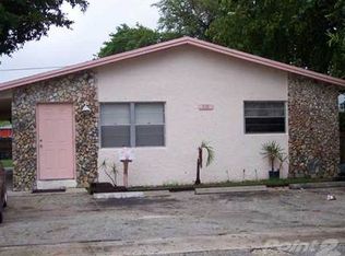 218 SW 14th St, Dania, FL 33004