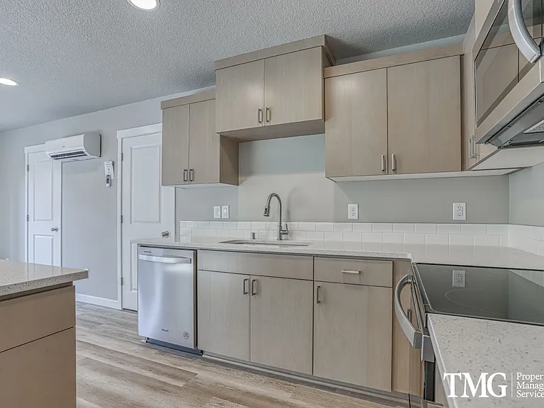 4802 NE 37th Ct — Photo 6