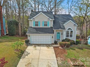 12611 Diamond Dr, Pineville, NC