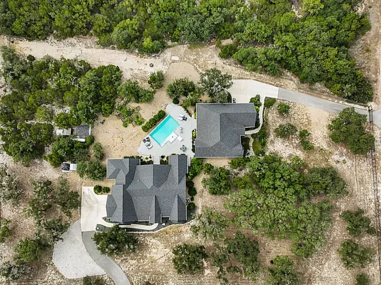 1032 Clear Water Cyn — Photo 3