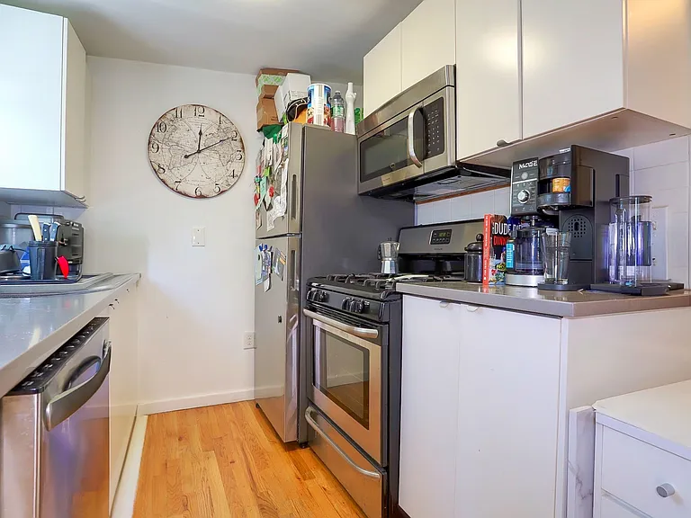 265 3rd St #3 — Photo 8