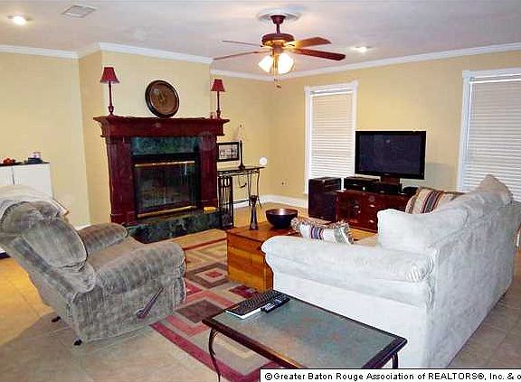 2nd image of 8908 Cedar Springs Ave