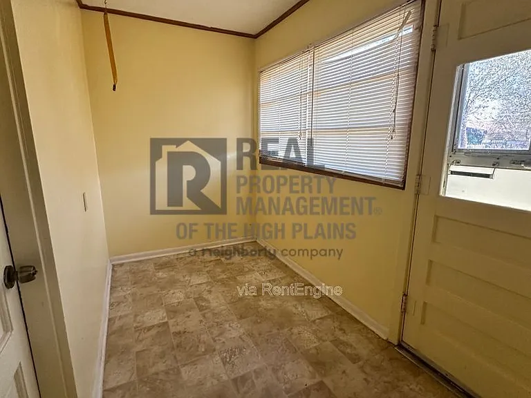 1502 Franklin Ave — Photo 10