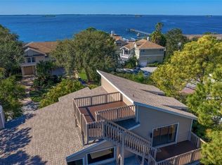 989 Point Seaside Dr, Crystal Beach, FL 34681