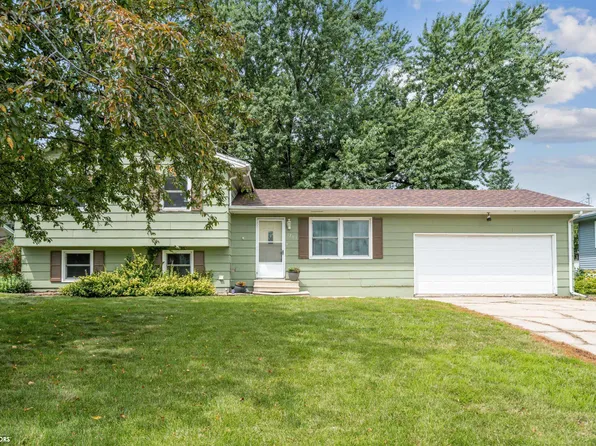 1203 S 4th St, Marshalltown, IA 50158
