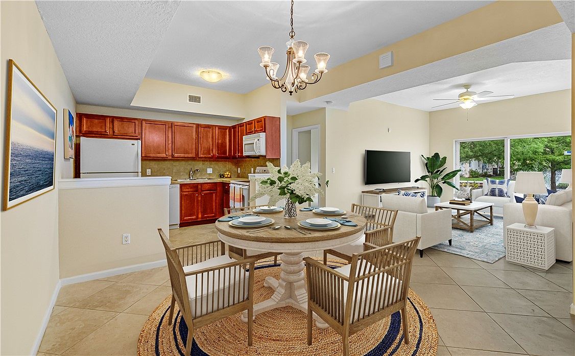 572 7th Sq APT 103, Vero Beach, FL 32962 MLS 269135 Zillow