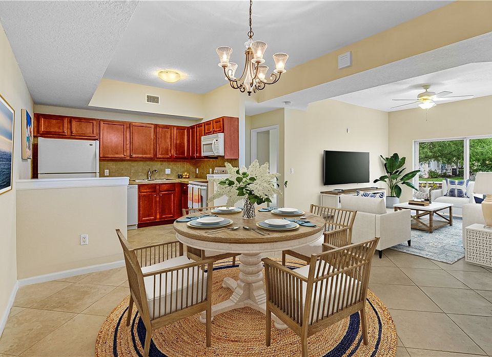 572 7th Sq APT 103, Vero Beach, FL 32962 Zillow