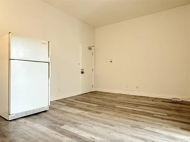 1188 Wyandotte St E #4 — Photo 6