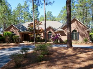 40 McMichael Dr, Pinehurst, NC 28374