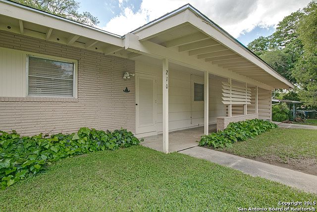 1st image of 210 Rolling Green Dr