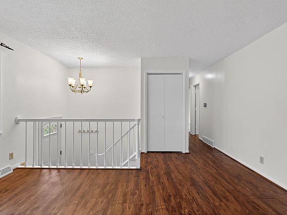 4th image of 1123 W 9th St