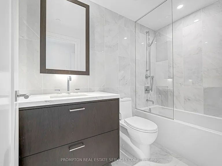 455 Wellington St W #908 — Photo 34
