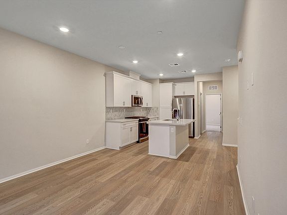 5th image of 2718 Nash Ct
