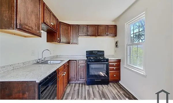 19 Melken Ct #5J — Photo 7