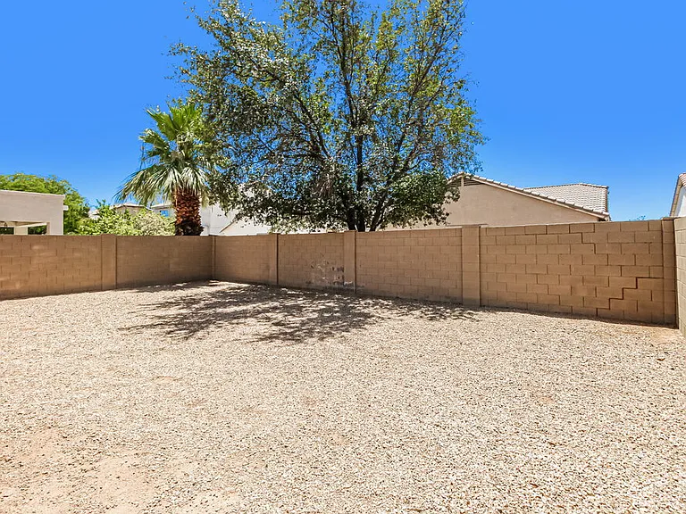 2725 E Carol Ave — Photo 16