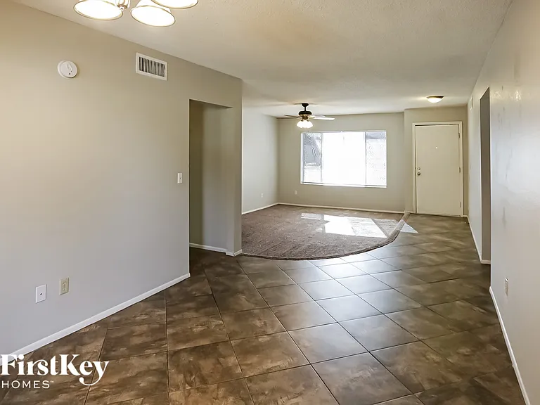 4656 W Townley Ave — Photo 4