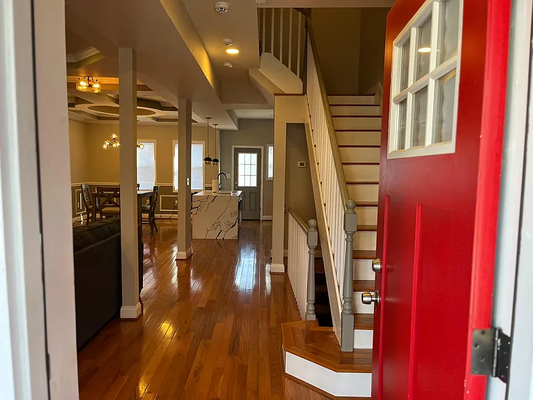 3105 Chelsea Ter — Photo 1