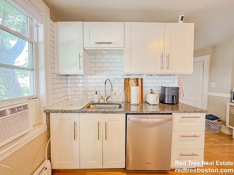 21 Town Hill St #1 — Photo 6