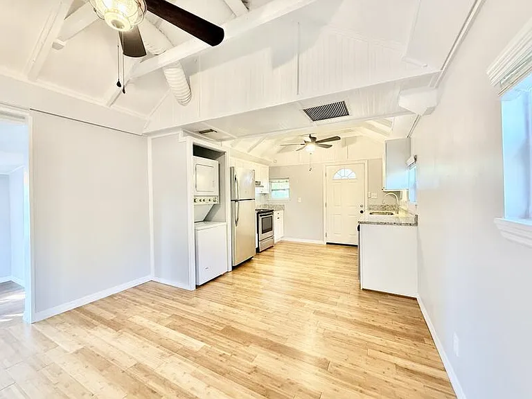 713 Smith St — Photo 22