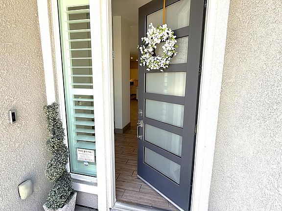 5th image of 3707 N Santa Fe St