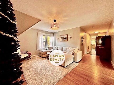 5th image of 329 Norton St #O3
