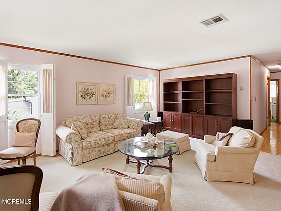 3rd image of 95 Idlebrook Lane