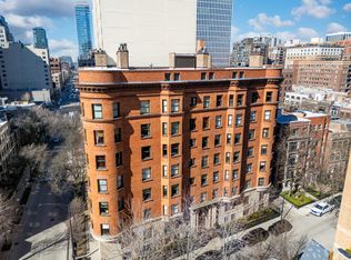 1210 N Astor St APT 1B, Chicago, IL 60610