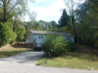 111 Walsh Ln, Oak Ridge, TN 37830