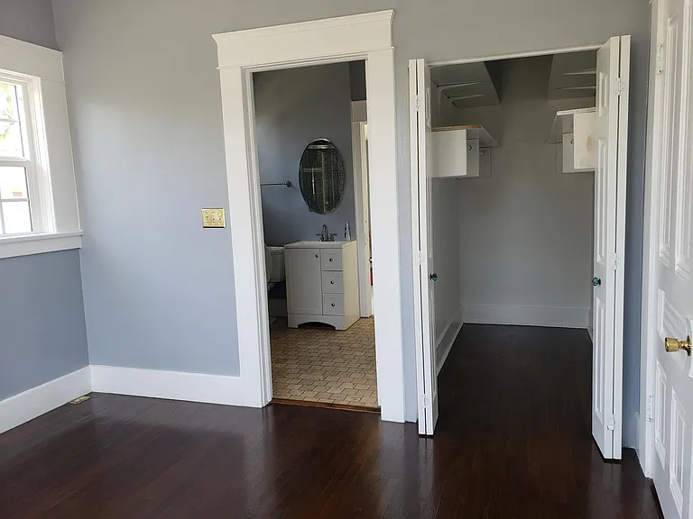 653 Washington Ave — Photo 11