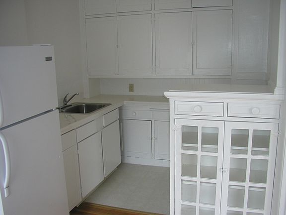 3rd image of 2300 Francisco St APT 304