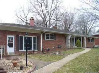 10 Kenwood Dr, Swansea, IL 62226