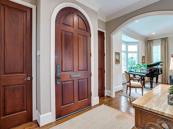 4th image of 3221 Wentwood Dr